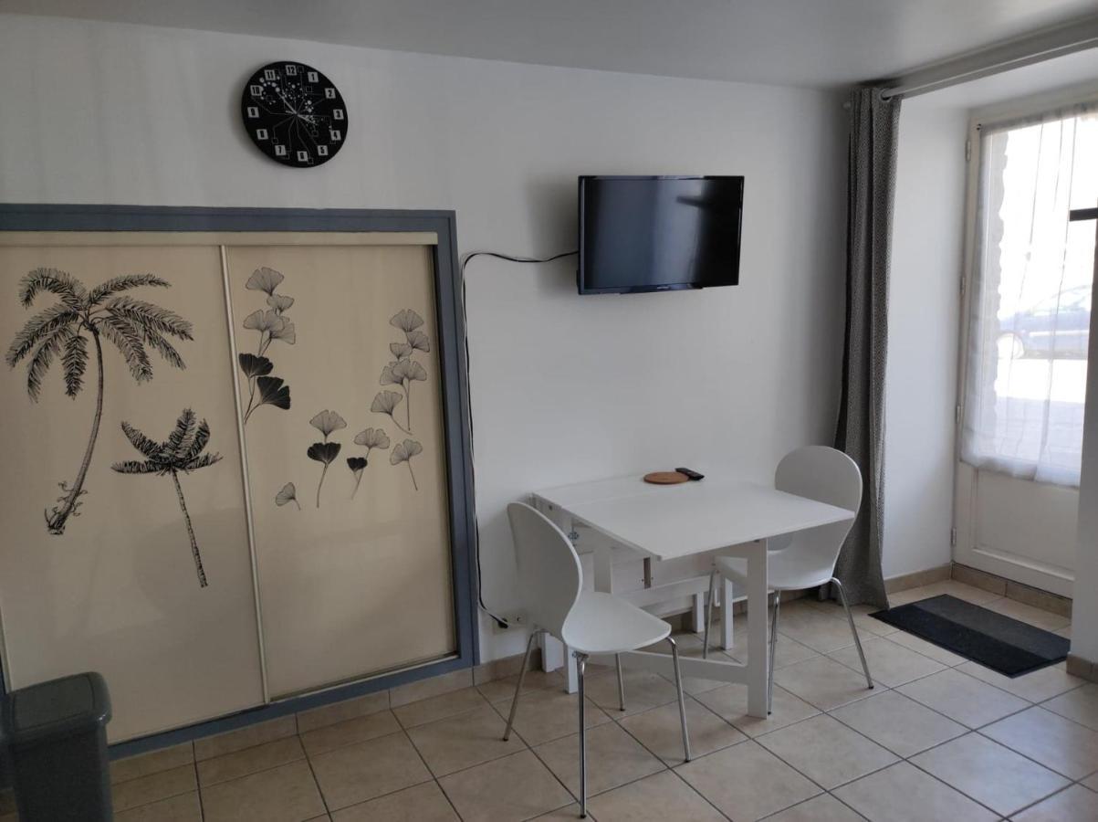 Studio 2 Personnes En Centre Ville Saint-Pierre-de-Plesguen エクステリア 写真
